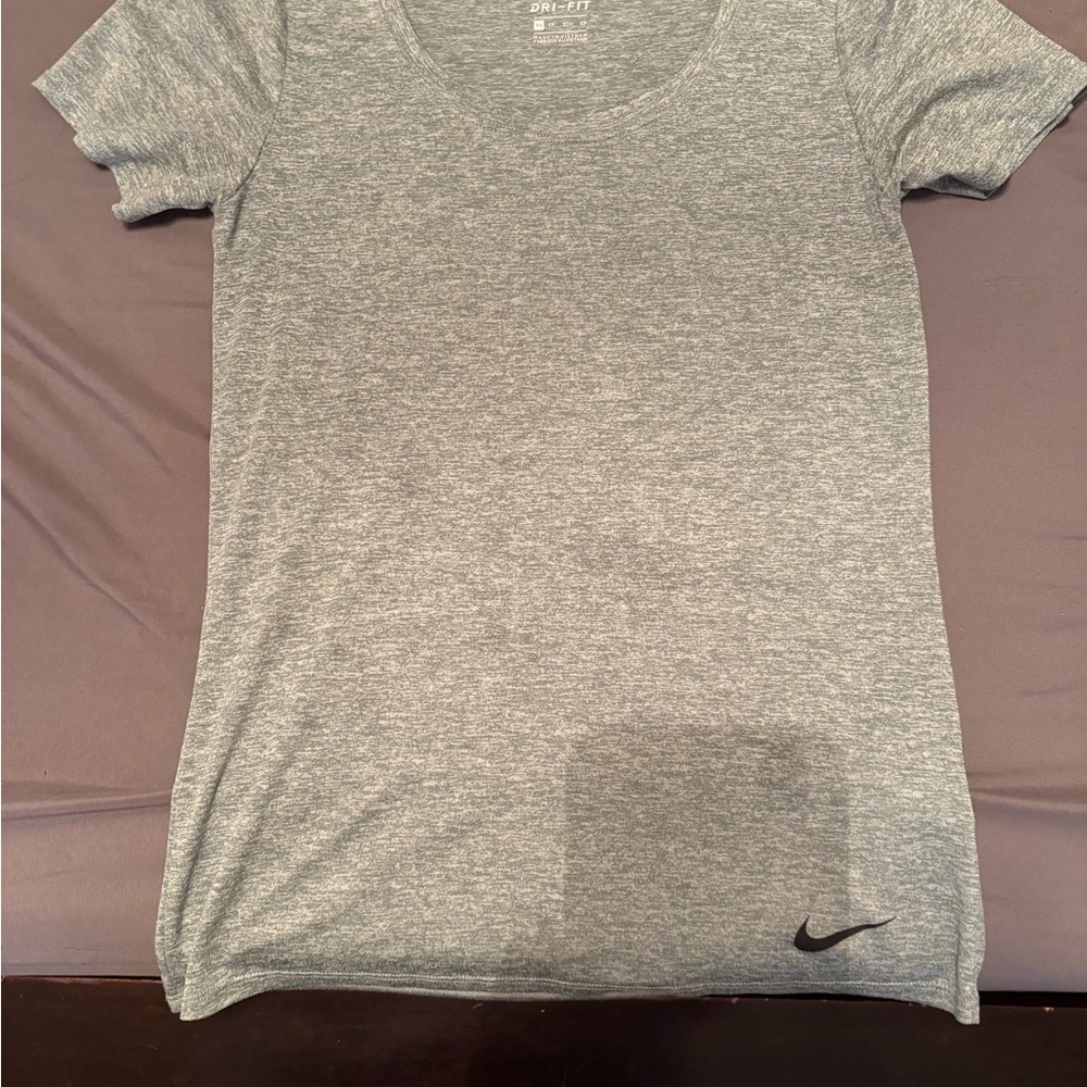 Nike Women's Heather Gray Short Sleeve Tee